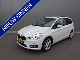 BMW 2-serie Tourer 220i 7p. | 192 PK | LEDER | HEAD UP | NL-AUTO | NAP !!