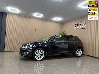 Volkswagen Golf 1.2 TSI Business Edition Connected * Automaat / Navigatie / Camera / Trekhaak / NL Auto *