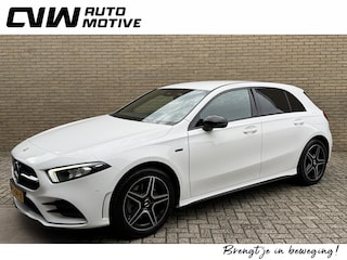 Mercedes-Benz A-klasse 250e AMG-Line | Navigatie | Lane assist | Sfeerverlichting | Apple CarPlay | Virtual cockpit | Half leder met sportstoelen | Stoelverwarming | LED | DAB | Camera | Volledig onderhouden