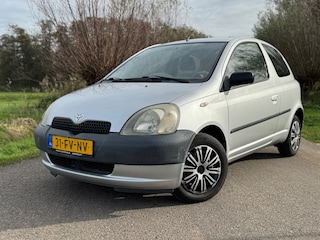 Toyota Yaris 1.0-16V VVT-i Terra / NAP / Keurige auto / APK tot 8-8-2026