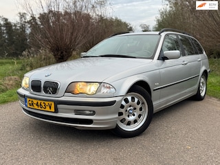 BMW 3-serie Touring 320i Executive / Automaat / Trekhaak / Schuif-Kanteldak / Leder / Airco