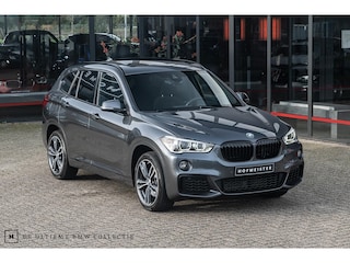 BMW X1 xDrive 20i | Pano | Head-up | Trekhaak | 4x4!