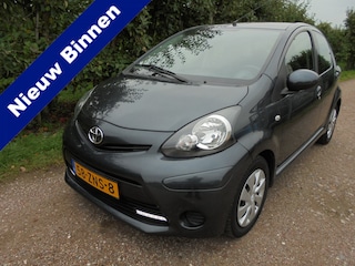 Toyota Aygo 1.0 VVT-i Aspiration Automaat **AUTOMAAT**70.000 org.km.NAP**NL-AUTO**
