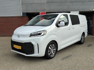 Toyota Proace Long Dubbel Cabine 2.0 D-4D 145PK PROFESSIONAL NIEUW DIRECT RIJDEN STOEL/STUURVERW AD-CRUISE CAMERA CLIMA NAVI APPLE/ANDROID 17'' LM-VELGEN KEYLESS BLUETOOTH 2X SCHUIFDEUR