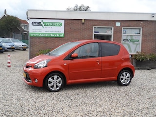 Toyota Aygo 1.0 VVT-i Dynamic Orange
