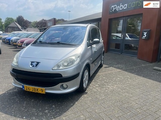 Peugeot 1007 1.4 Sesam Urban * APK 03-2026 * AIRCO *