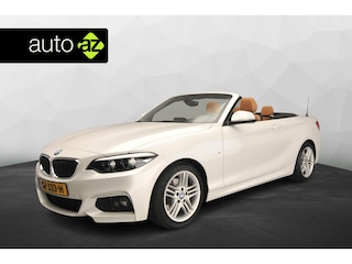 BMW 2-serie Cabrio 220i Automaat / Sportpakket / Leder / Trekhaak / HIFI / Camera / Park assist / Alu wielen 18 inch