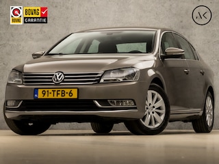 Volkswagen Passat 1.4 TSI Sportline (NAVIGATIE, CLIMATE, PARKEERSENSOREN, SPORTSTOELEN, CRUISE, GETINT GLAS, LM VELGEN, ELEK PAKKET, NIEUWSTAAT)