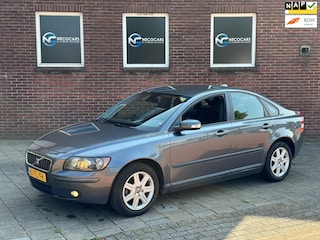 Volvo S40 1.8 Edition I / NIEUWE APK / NETTE AUTO / NAP / RIJDT SCHAKELT GOED