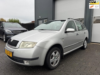 Skoda Fabia Combi 1.4 Elegance Schuifdak Stoelverwarming