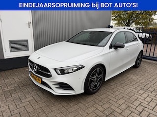 Mercedes-Benz A-klasse 180 Business Solution AMG Night Upgrade AUTOMAAT / ECC / CRUISE / NAVI / LMV / CAMERA / SENSOREN V+A