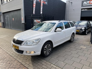 Skoda Octavia Combi 1.2 TSI Ambition Business Line 3e Eig Airco Trekhaak NAP APK