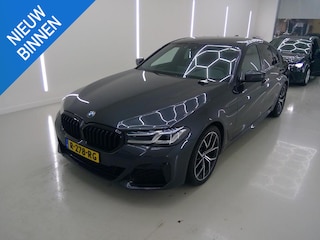 BMW 520i BUSINESS EDITION PLUS I M SPORTPAKKET I SCHUIFDAK I TREKHAAK I PARKING PACK I LASER LIGHTS