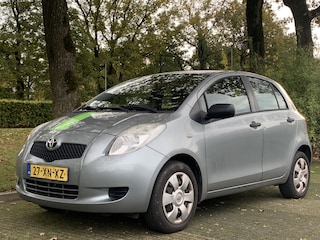 Toyota Yaris 1.0 VVTi Spirit 5-deurs, APK 08-26!