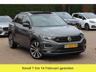 Volkswagen T-Roc 2.0 TSI 4Motion Sport 3x R-line / Panoramadak / CarPlay / Parkeerhulp V+A / 18'' / Stoelverwarming / Dodehoek / ACC