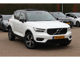 Volvo XC40 2.0 T4 R-Design / Trekhaak / Panoramadak / Camera / Harman Kardon / Leder&Alcantara / 19'' / Bliss / CarPlay / Stoelverwarming / DAB / ACC