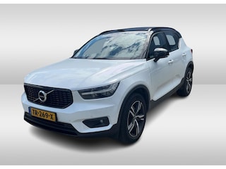 Volvo XC40 2.0 T4 R-Design / Trekhaak / Panoramadak / Camera / Harman Kardon / Leder&Alcantara / 19'' / Bliss / CarPlay / Stoelverwarming / DAB / ACC