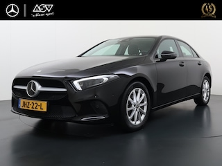 Mercedes-Benz A-klasse 250 e | Trekhaak Wegklapbaar | Distronic Cruise Control | Smartphone Integratie | Stuurwiel Verwarmd | Advance Sound System | Achteruitrij Camera | Multibeam LED Koplampen