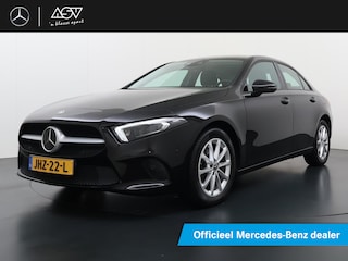 Mercedes-Benz A-klasse 250 e | Trekhaak Wegklapbaar | Distronic Cruise Control | Smartphone Integratie | Stuurwiel Verwarmd | Advance Sound System | Achteruitrij Camera | Multibeam LED Koplampen
