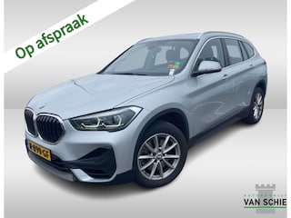 BMW X1 sDrive20i Business Edition (179PK) 1e-Eig. & -Onderh. Trekhaak. BOVAG-Garantie. NL-Auto.