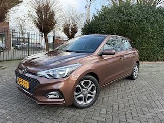 Hyundai i20 1.2 (4 cil.), Apple CarPlay, AIRCO, Cruise Control, Navigatie, Achteruitrijcamera, DAB, Bluetooth, Parkeersensoren