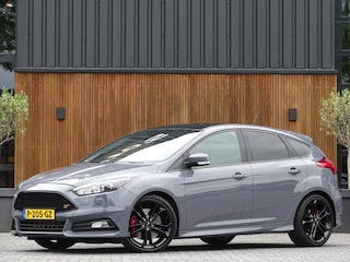 Ford Focus ST MK3 2.0T 289PK / Recaro / Milltek / Airtac / LED