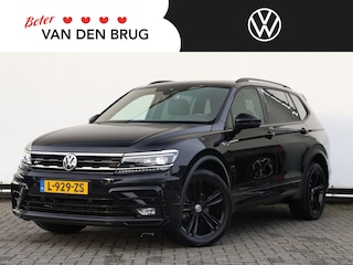 Volkswagen Tiguan 1.5 TSI Highline Business R 150 pk DSG | R-line | Trekhaak | Black Style | Panoramadak | Camera | Stoelverwarming | Navigatie | Keyless | Led Plus