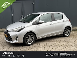Toyota Yaris 1.3 VVT-i Aspiration / Climate Control / Eerste Eigenaar - NAP / Navigatie / Cruise Control / Camera / All-Season banden / Bluetooth