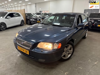 Volvo V70 2.4 Summum / NETTE AUTO / RIJDT SCHAKELT GOED
