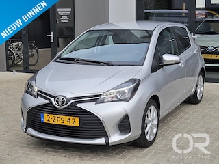 Toyota Yaris 1.3 VVT-i Aspiration 12.000km! 1e eig NL-auto NAP