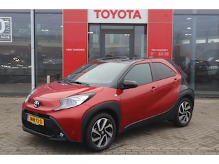 Toyota Aygo ENVY 5-DEURS PARK-SENSOREN PRIVACY-GLASS 17"LMV CAMERA APPLE/ANDROID