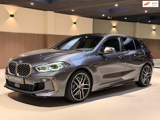 BMW M135i xDrive High Executive PANO|M-Sport|HarmanCardon|HUD|Carplay|Stoel&Stuur verwarming|Keyless|Virtual Dash|ACC