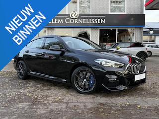 BMW 218i Aut. M-Sport Sportstoelen Keyless Camera Navi