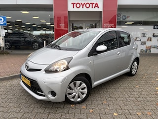Toyota Aygo 1.0 VVT-i Dynamic | TomTom | Bluetooth | Airconditioning |