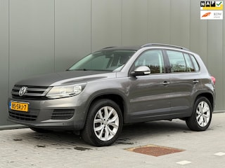 Volkswagen Tiguan 1.4 TSI BlueMotion, Navi, Trekhaak, PDC, Cruise, Winterklaar