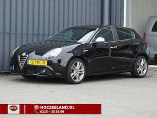 Alfa Romeo Giulietta 1.4 T Distinctive 170PK Automaat | Bluetooth