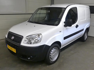 Fiat Doblò 1.4 Comfort - BENZINE - Trekhaak - Mooie bestelwagen