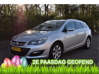 Opel Astra Sports Tourer 1.4 Turbo Blitz,DOOR ONS ZELF ONDERHOUDEN , ZELF NIEUW GELEVERD ,ORGINEEL NEDERLANDSE AUTO, BOEKJES,NAP
