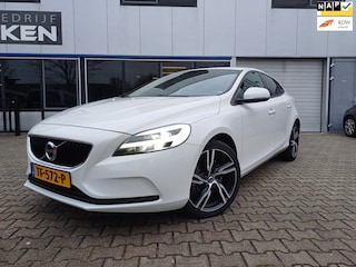 Volvo V40 1.5 T3 Edition+ LEDER/LED/CRUISE/NAVI/TREKHAAK/CLIMA/AUTOMAAT
