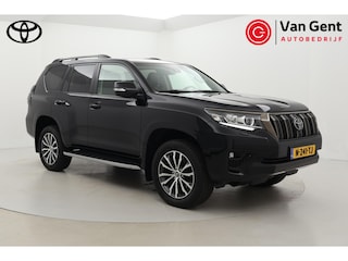 Toyota Land Cruiser 5 pers. 2.8 D-4D Professional | Trekhaak | Treeplanken | Stoel-/achterbankverwarming | Stoelventilatie | Leder | Dodehoek detectie | JBL | Navigatie | Apple Carplay / Android Auto