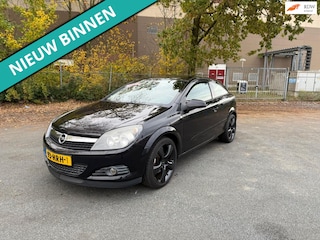 Opel Astra GTC 1.8 Business Edition NETTE AUTO RIJDT EN SCHAKELT GOED