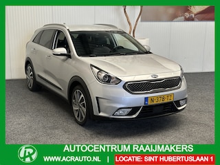 Kia Niro 1.6 GDi HYBRID EXECUTIVE LINE AUTOMAAT TREKHAAK NAVIGATIE A RIJ CAMERA STUUR EN STOELVERWARMING LEDER INT APPLE CARPLAY 18 INCH LMV ZEER MOOI !!