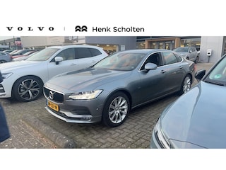 Volvo S90 T5 AUT8 250PK Momentum | Trekhaak semi elektrisch inklapbaar | 18" Lichtmetalen velgen | Lederen bekleding | Stoelverwarming | Adaptieve LED koplampen | Mistlampen | Adaptieve Cruise Control met Pilot Assist | BLIS Dodehoekdetectie