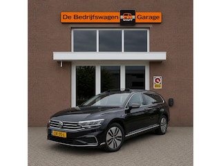 Volkswagen Passat Variant 1.4 TSI PHEV GTE Business | Panoramadak | Camera | Stoelverwarming |