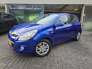 Hyundai i20 1.4i DynamicVersion | 2E EIGENAAR | 12MND GARANTIE | AIRCO | ELEC RAMEN