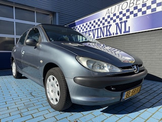 Peugeot 206 1.4 AUTOMAAT AIRCO ELEKT RAMEN PANO DAK JBL