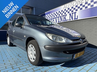 Peugeot 206 1.4 AUTOMAAT AIRCO ELEKT RAMEN PANO DAK JBL