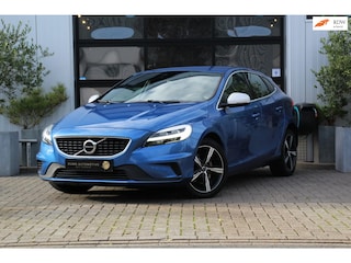 Volvo V40 2.0 T2 R-Design - LEDER/ALCANTARA - HARMAN KARDON - LED - NAVI - DIGITALCOCKPIT - STOEL VERW - VERW VOORUIT - 1E EIG!