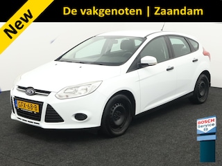 Ford Focus 1.0 EcoBoost Edition Airco, Anti doorSlip Regeling, Bluetooth, Boordcomputer, Cruise control, Elek. Stabiliteits Programma, Start/stop systeem De Ford Focus 1.0 EcoBoost Edition combineert slimme technologie met sportief rijplezier. Compact van buiten, verrassend ruim van binnen, met alles wat je nodig hebt voor comfortabele ritten