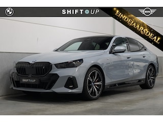 BMW i5 eDrive40 84 kWh Panoramadak | Stoelventilatie | CoPilot | Harman Kardon